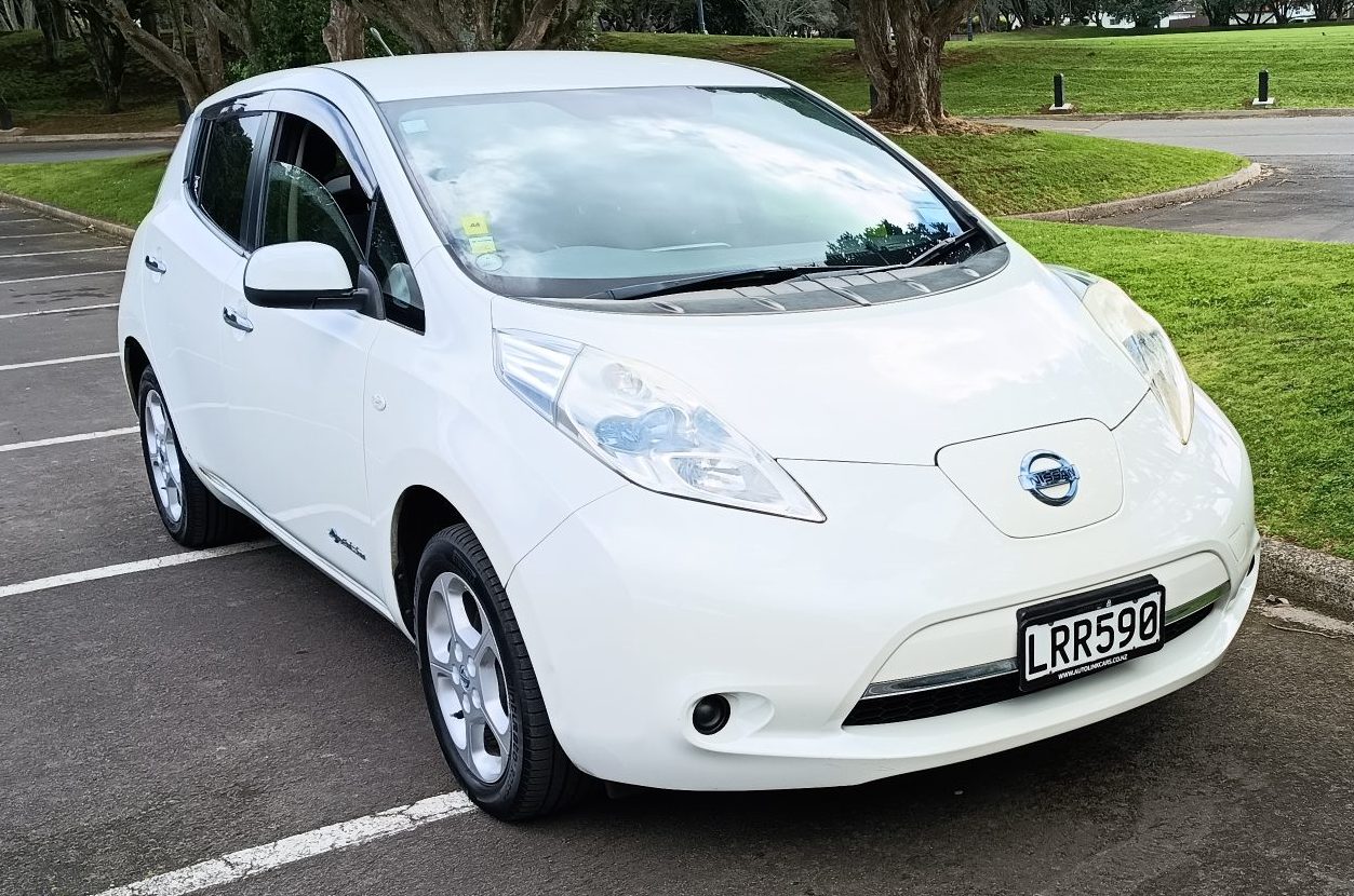 Nissan LEAF Gen 2, 2015 X Spec, 75% SoH - Image 12